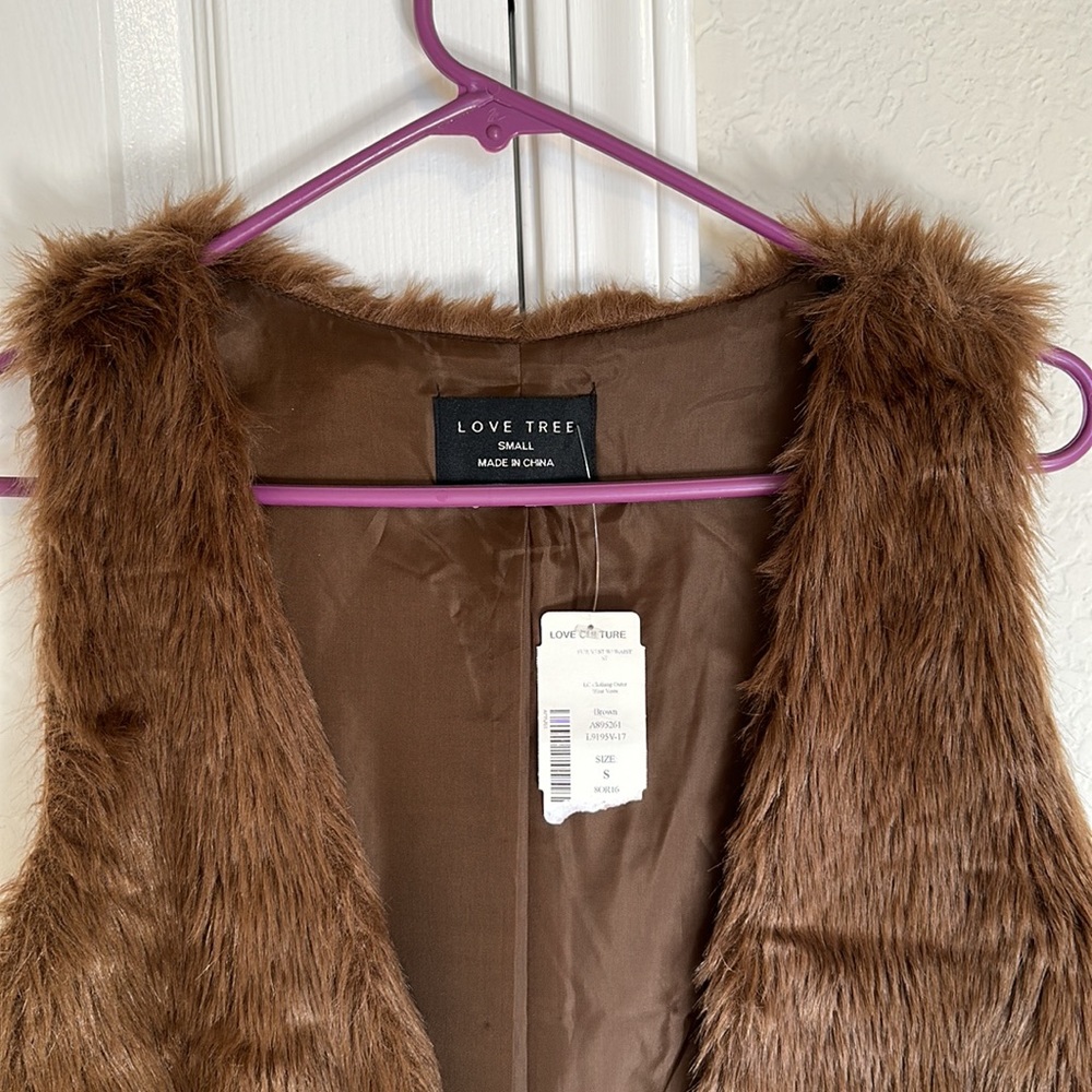 Faux Fur Vest - Picture 2 of 10
